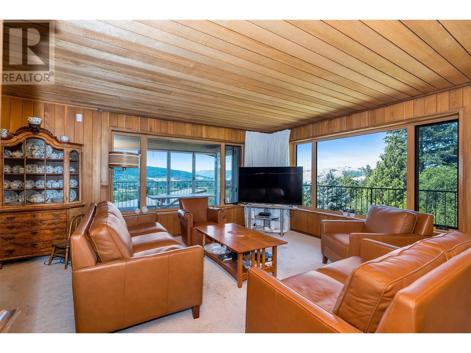 460 Crestview Drive, Coldstream