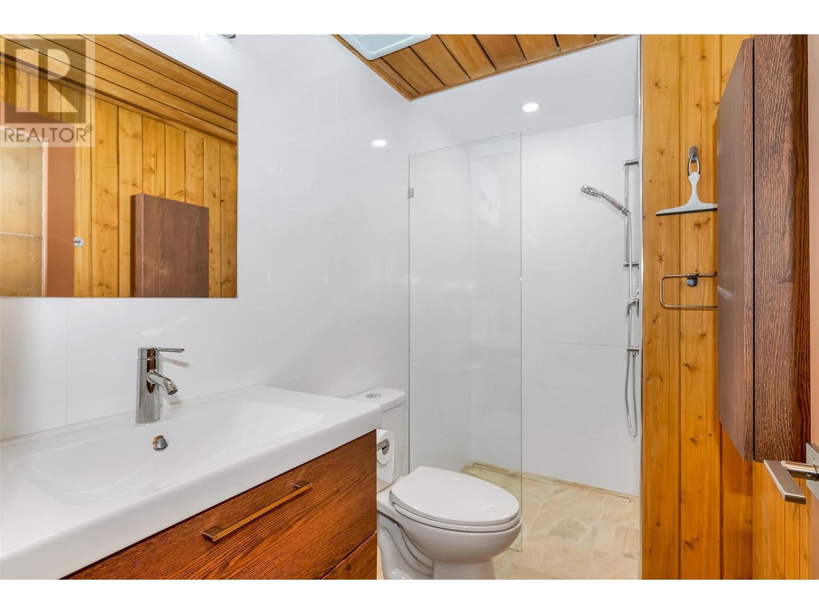 460 Crestview Drive, Coldstream