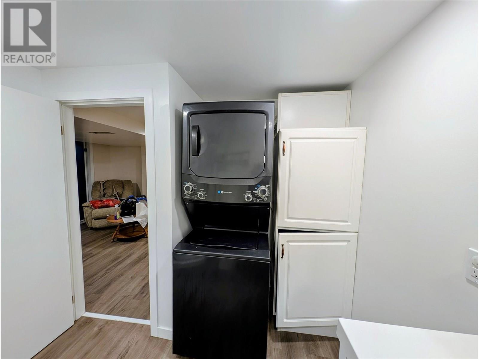 311 Dewdney Avenue, Clinton