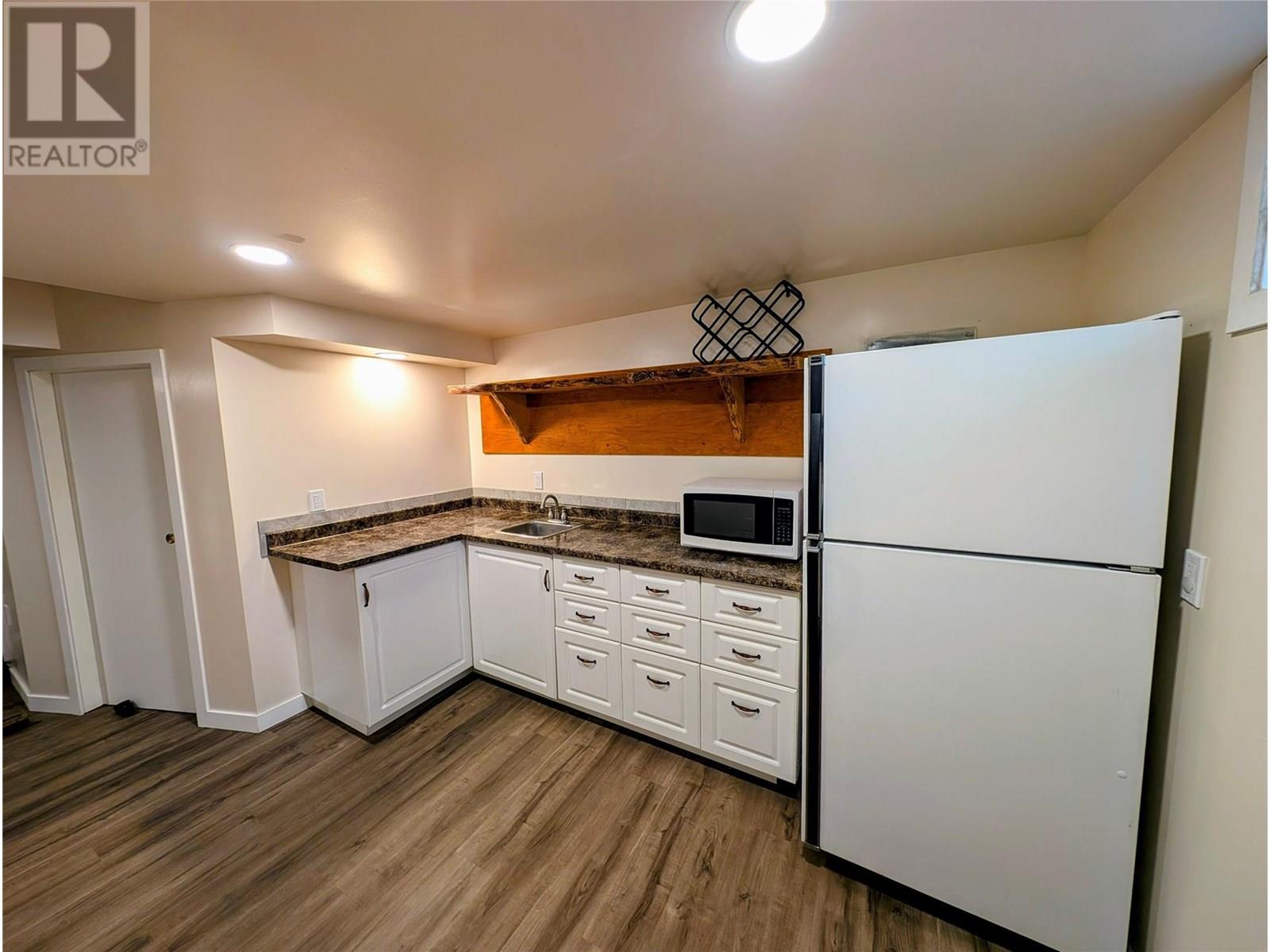 311 Dewdney Avenue, Clinton