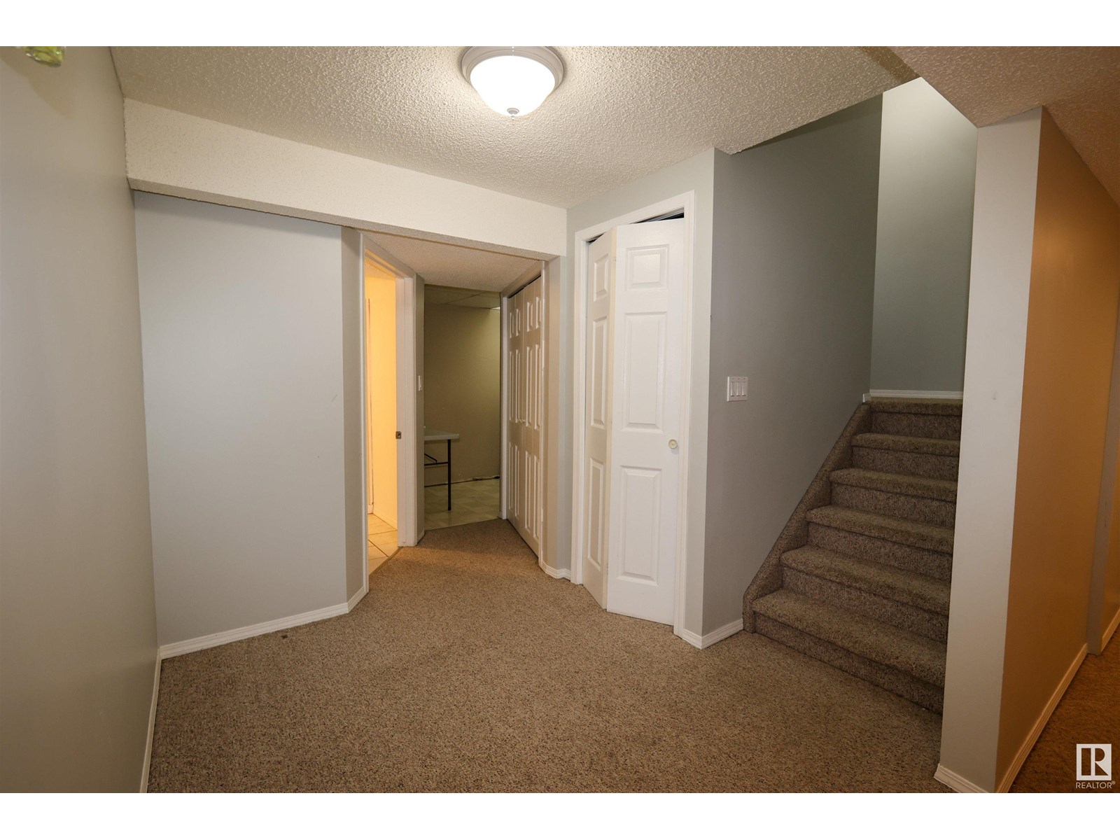 Photo 18 of 14009 30 St Nw, Edmonton AB