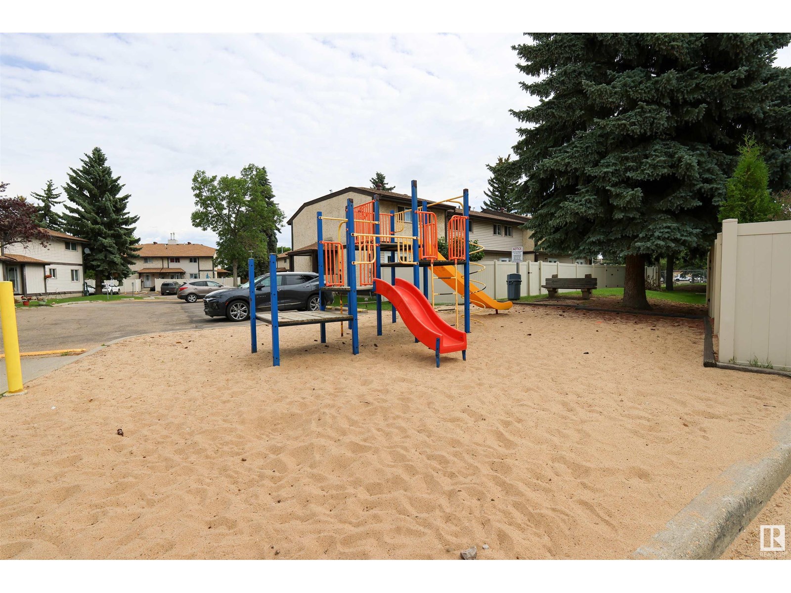 Photo 22 of 14009 30 St Nw, Edmonton AB