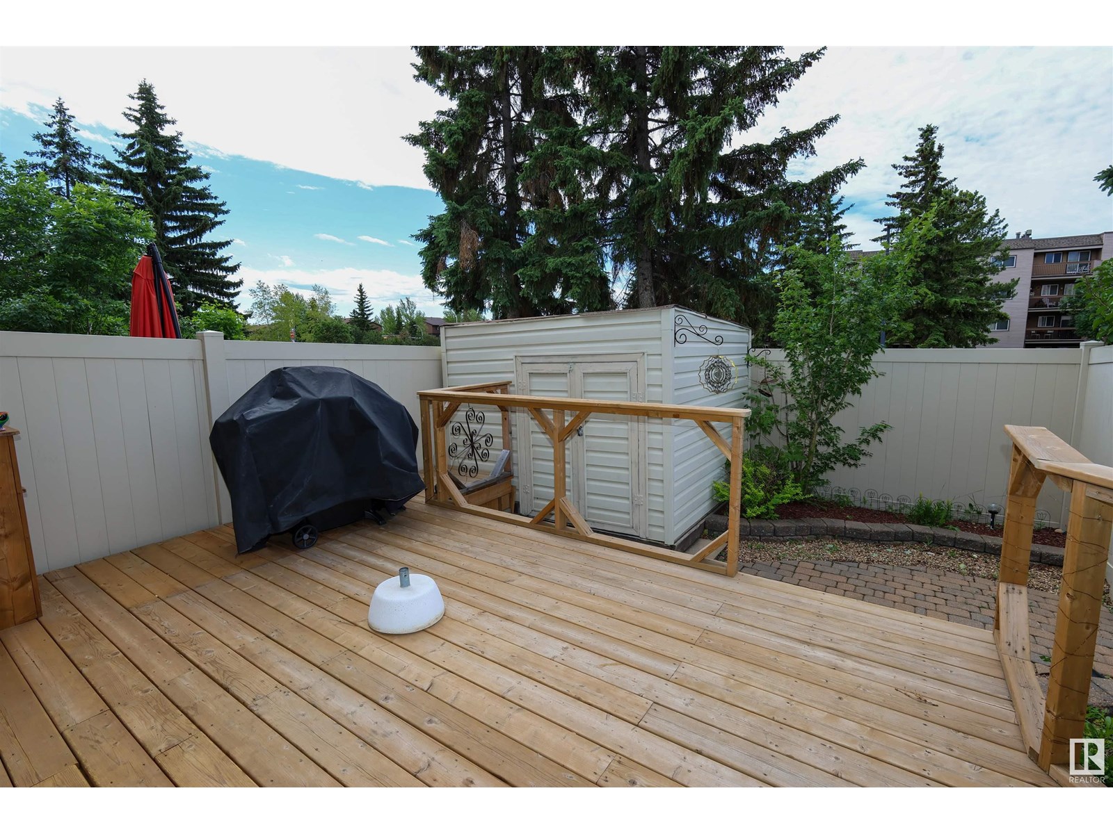 Photo 9 of 14009 30 St Nw, Edmonton AB