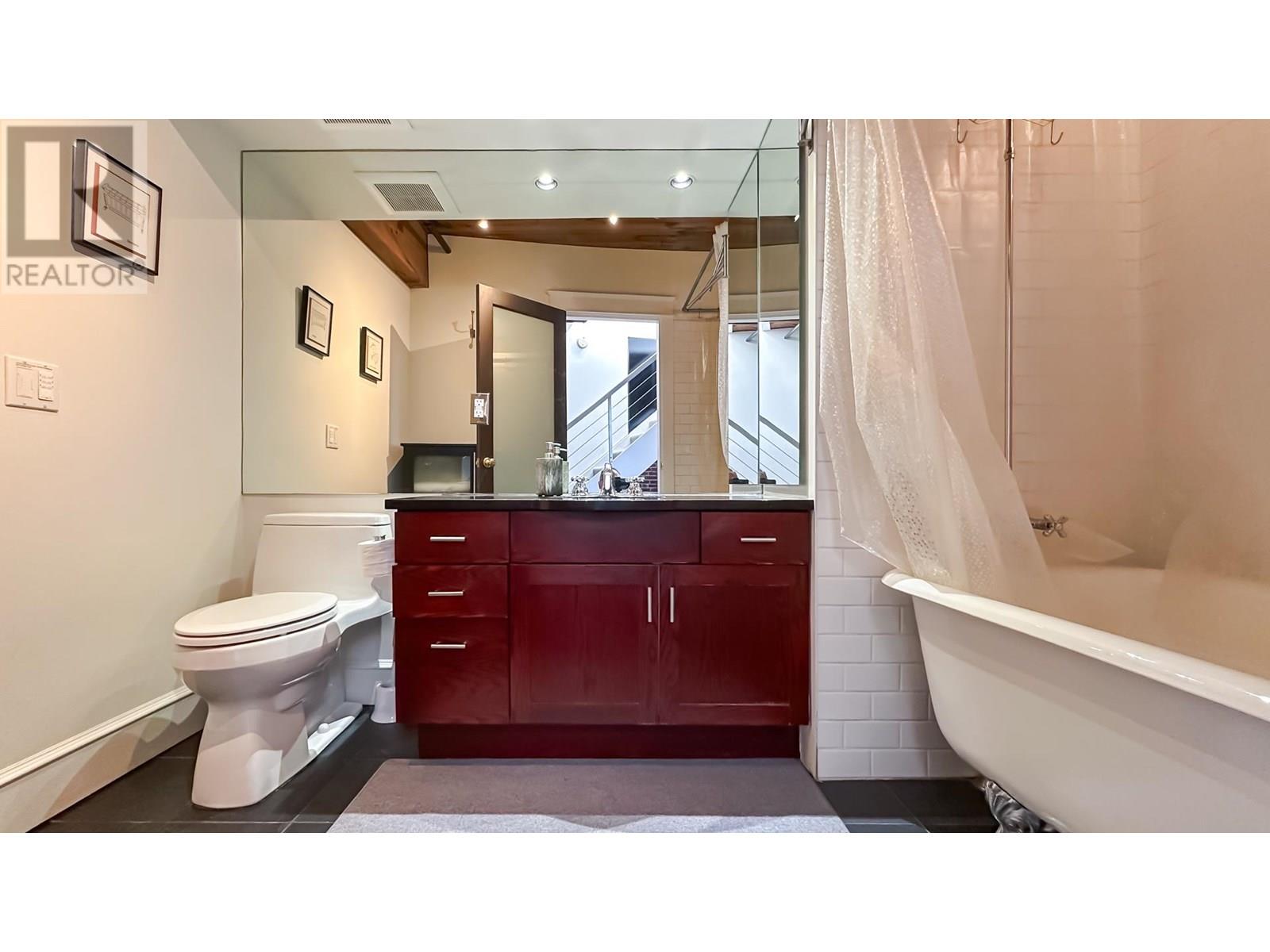 Photo 15 of 702 41 Alexander Street, Vancouver BC