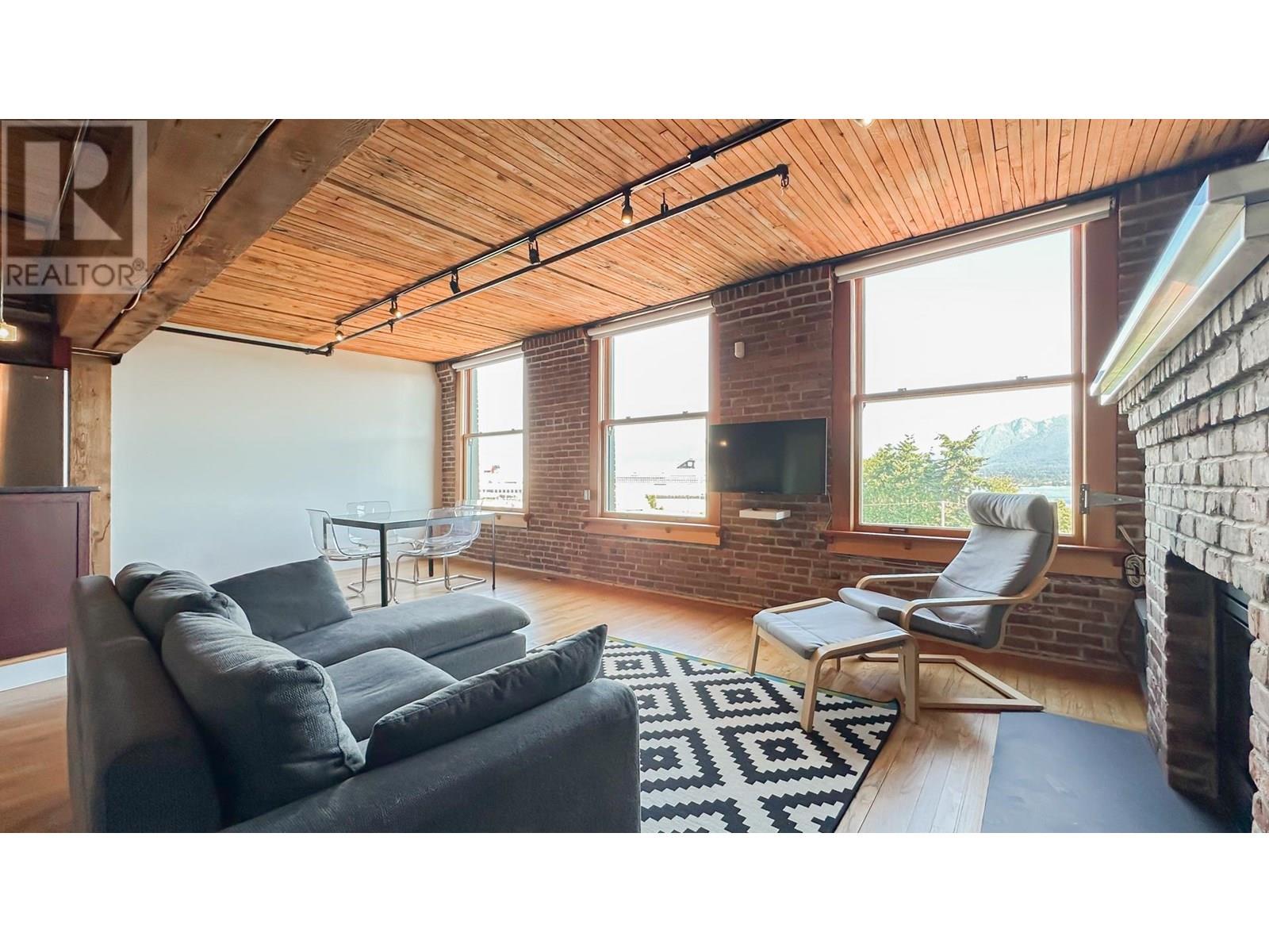 Photo 4 of 702 41 Alexander Street, Vancouver BC