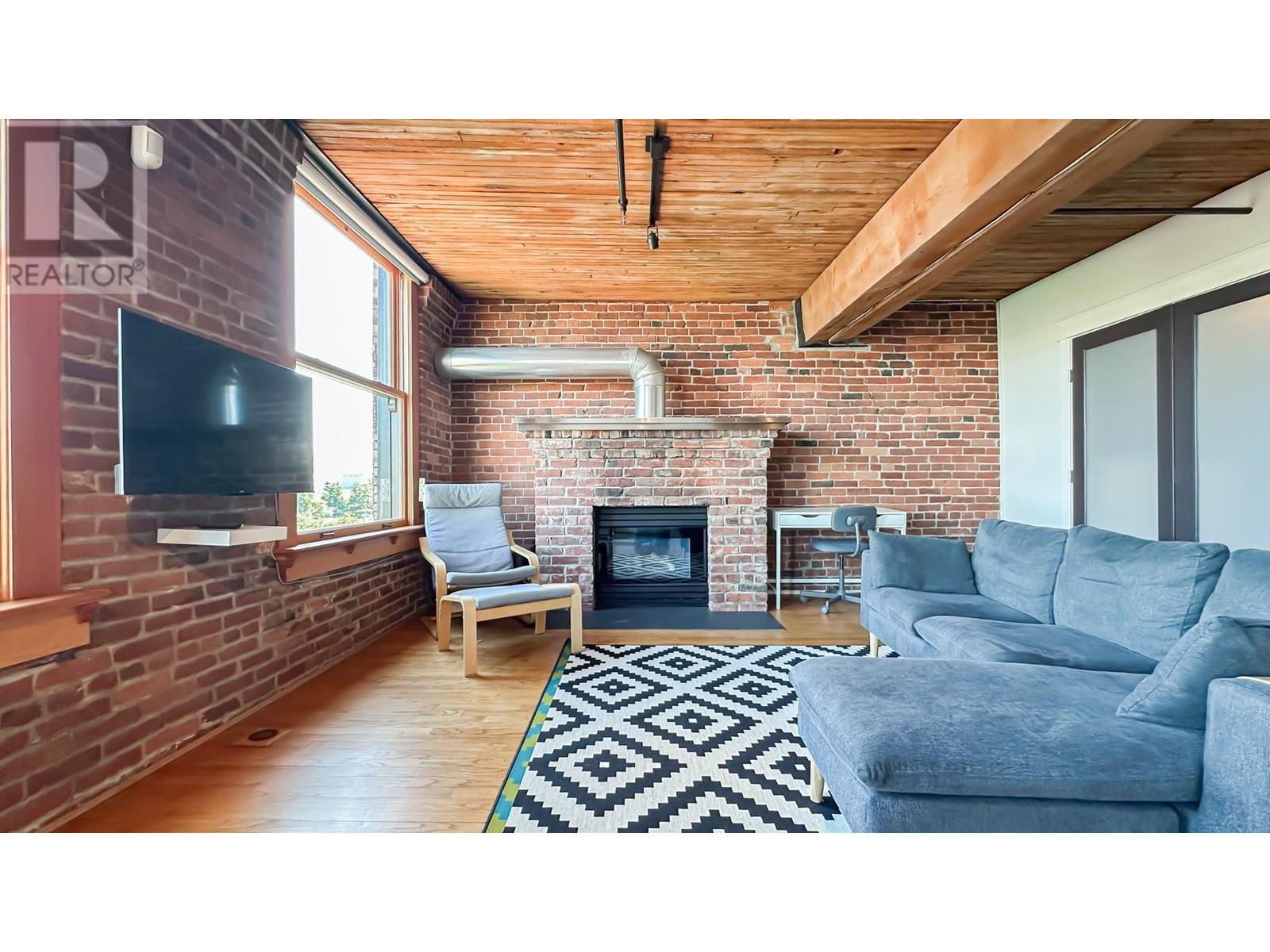 Photo 5 of 702 41 Alexander Street, Vancouver BC