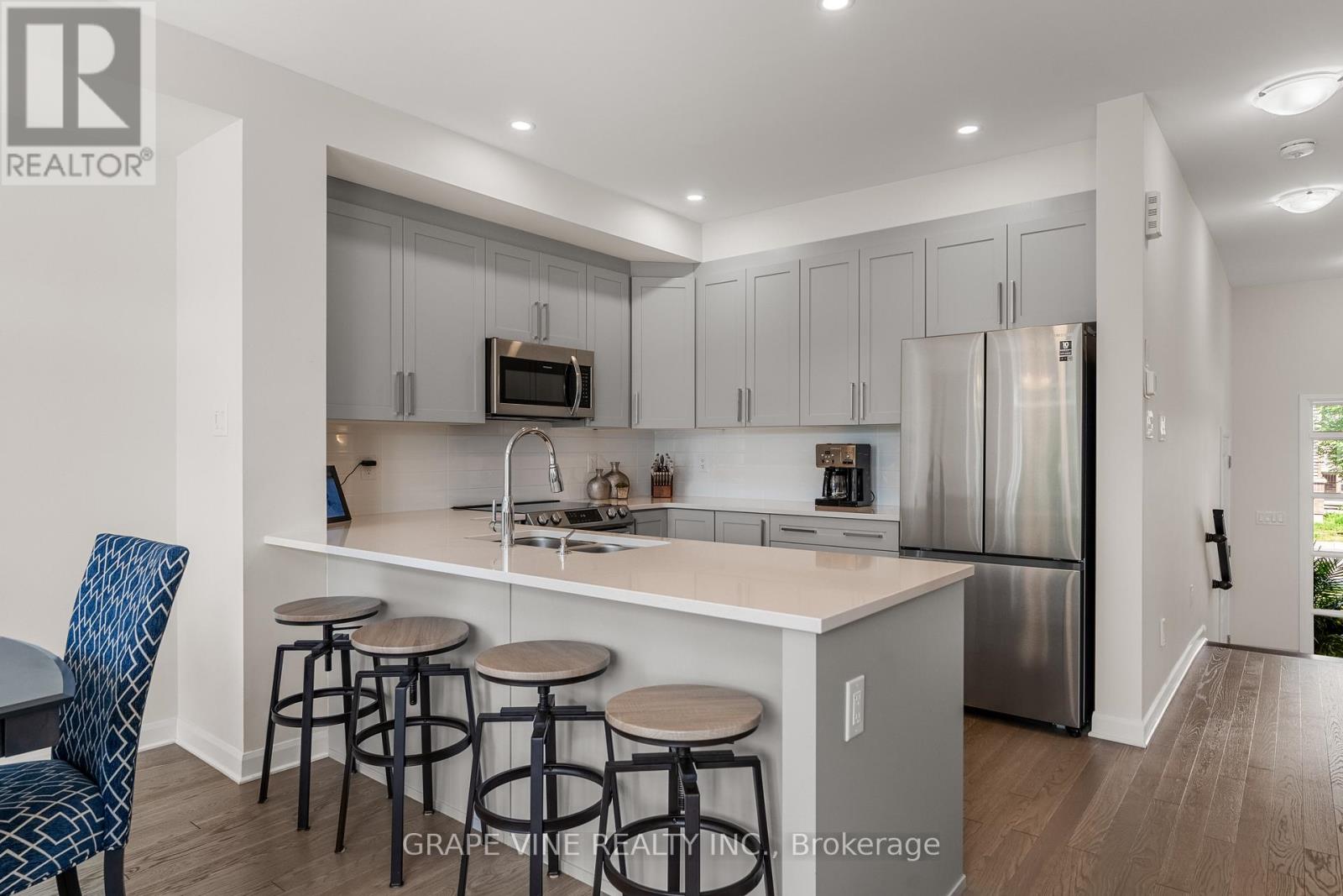 Photo 12 of 148 Attwell Private, Ottawa ON