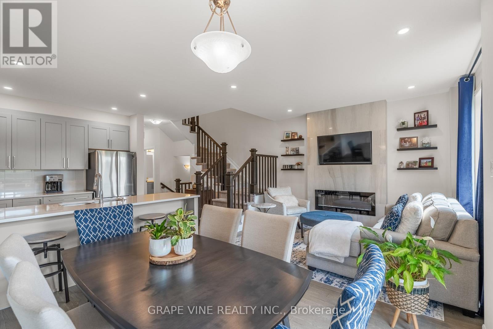 Photo 16 of 148 Attwell Private, Ottawa ON