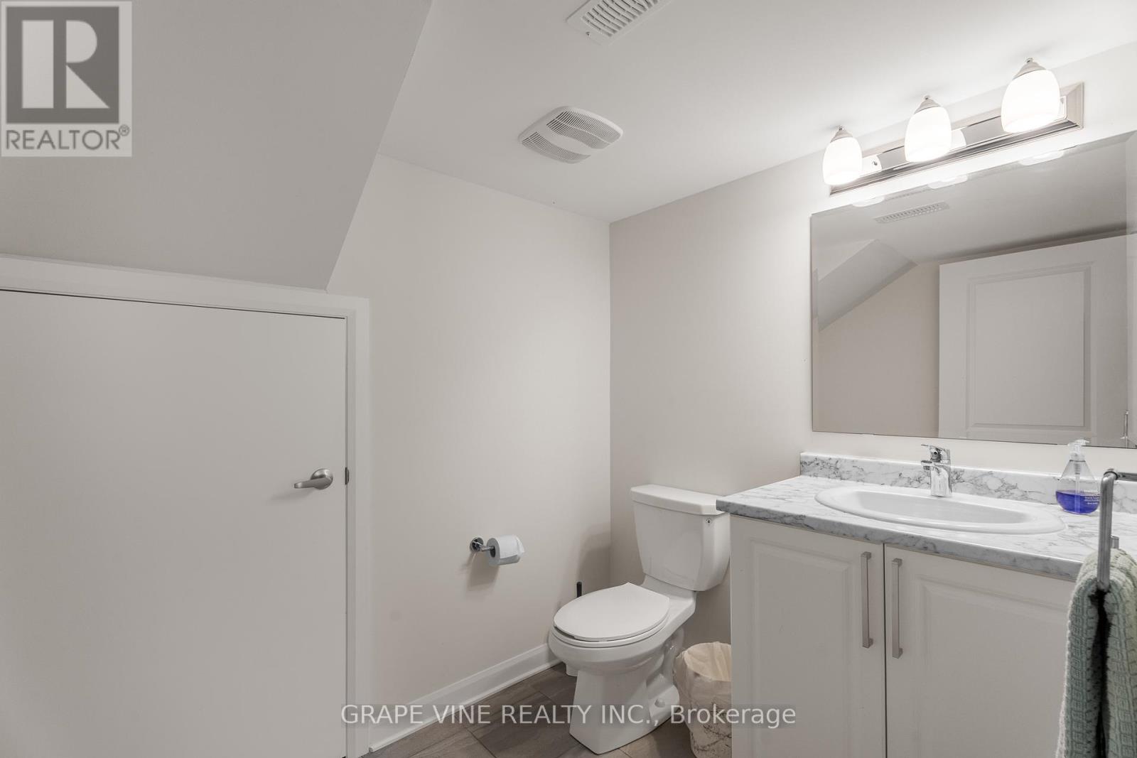 Photo 31 of 148 Attwell Private, Ottawa ON