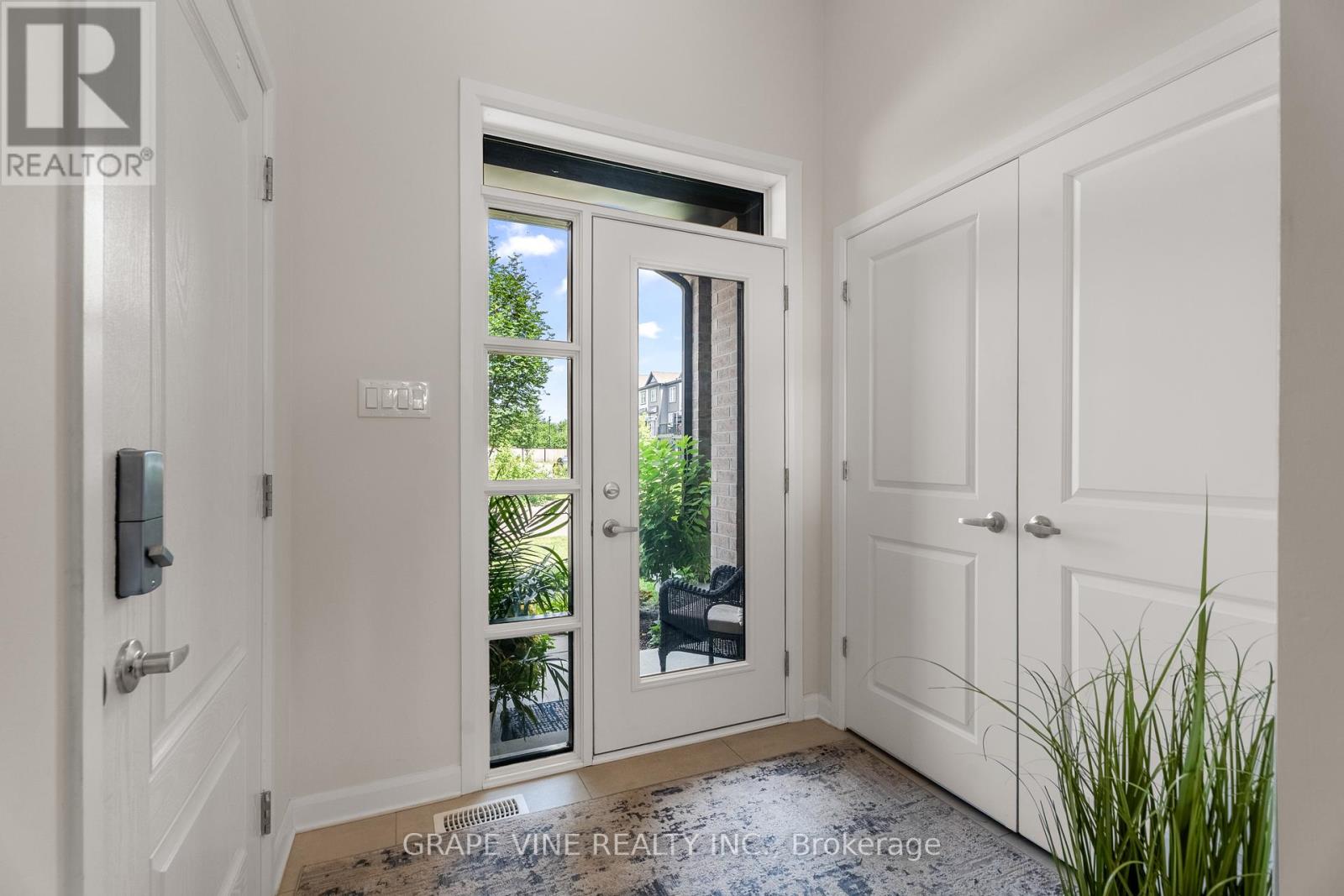 Photo 7 of 148 Attwell Private, Ottawa ON