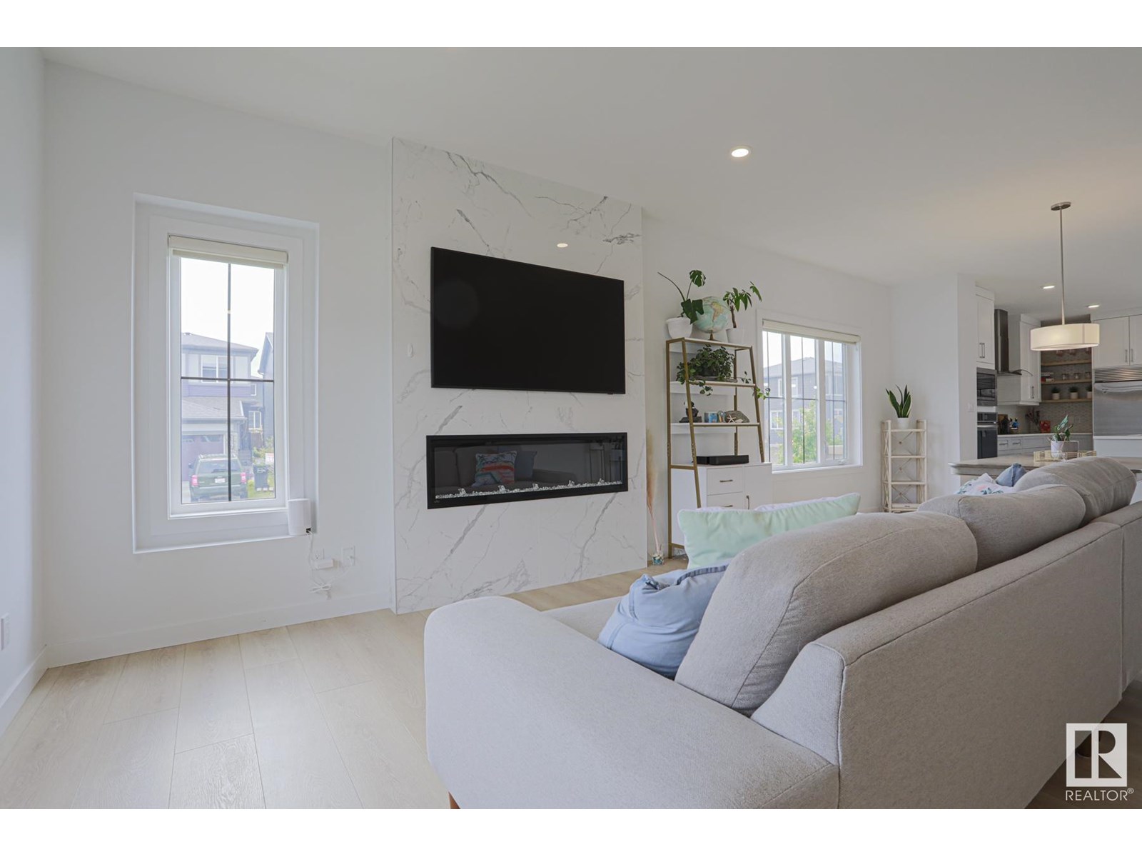 Photo 14 of 1736 Plum Cr Sw, Edmonton AB