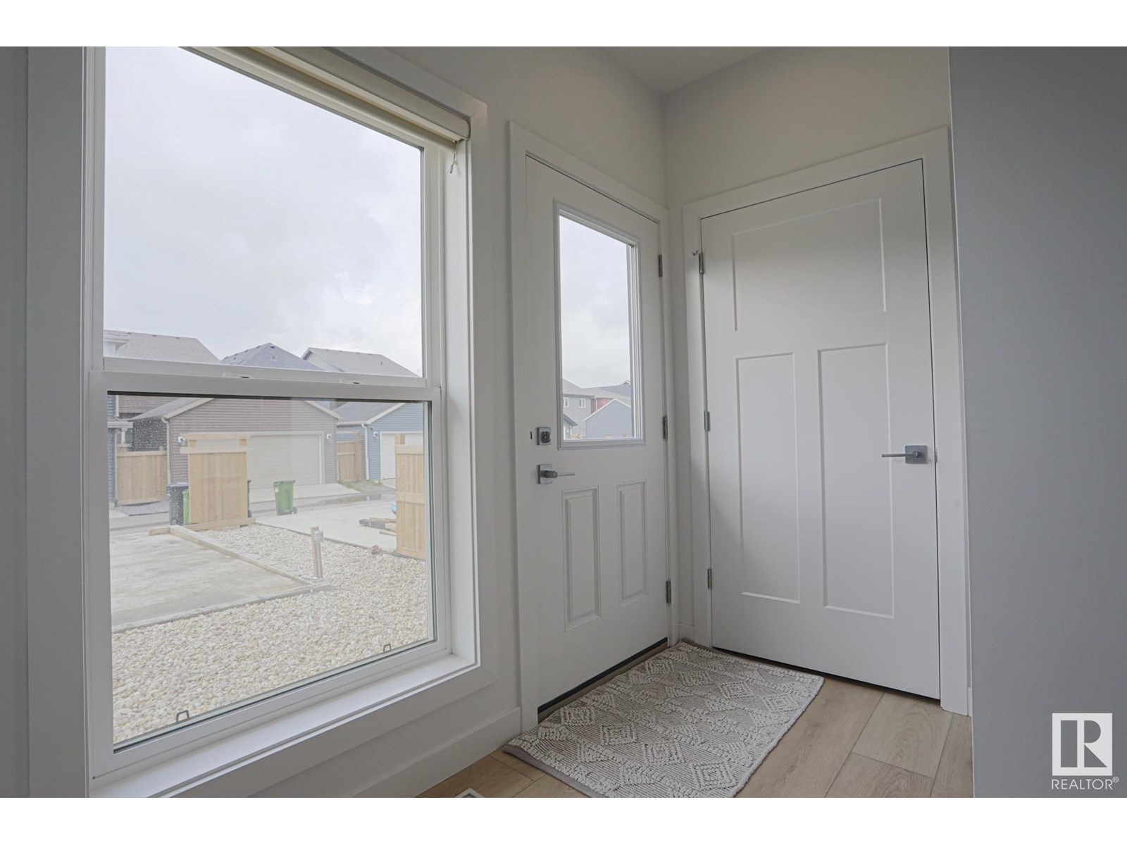 Photo 16 of 1736 Plum Cr Sw, Edmonton AB