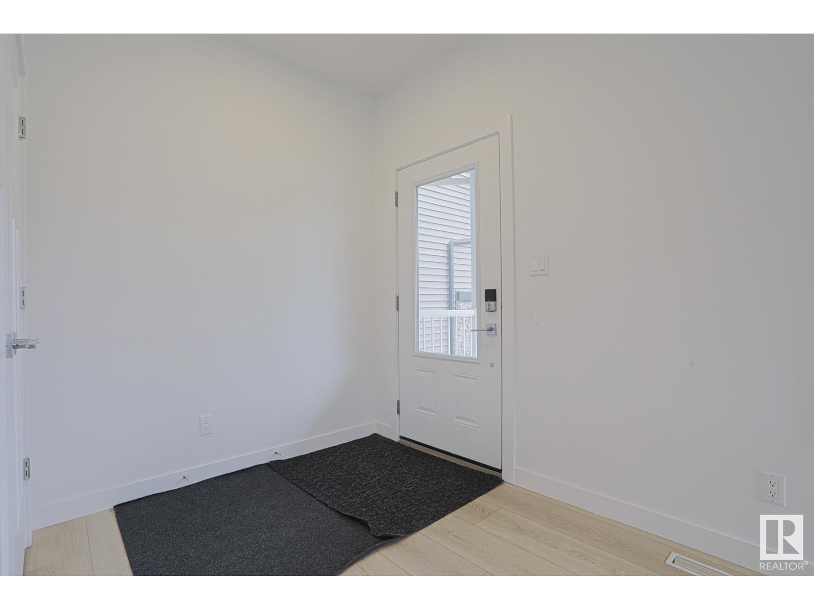 Photo 17 of 1736 Plum Cr Sw, Edmonton AB