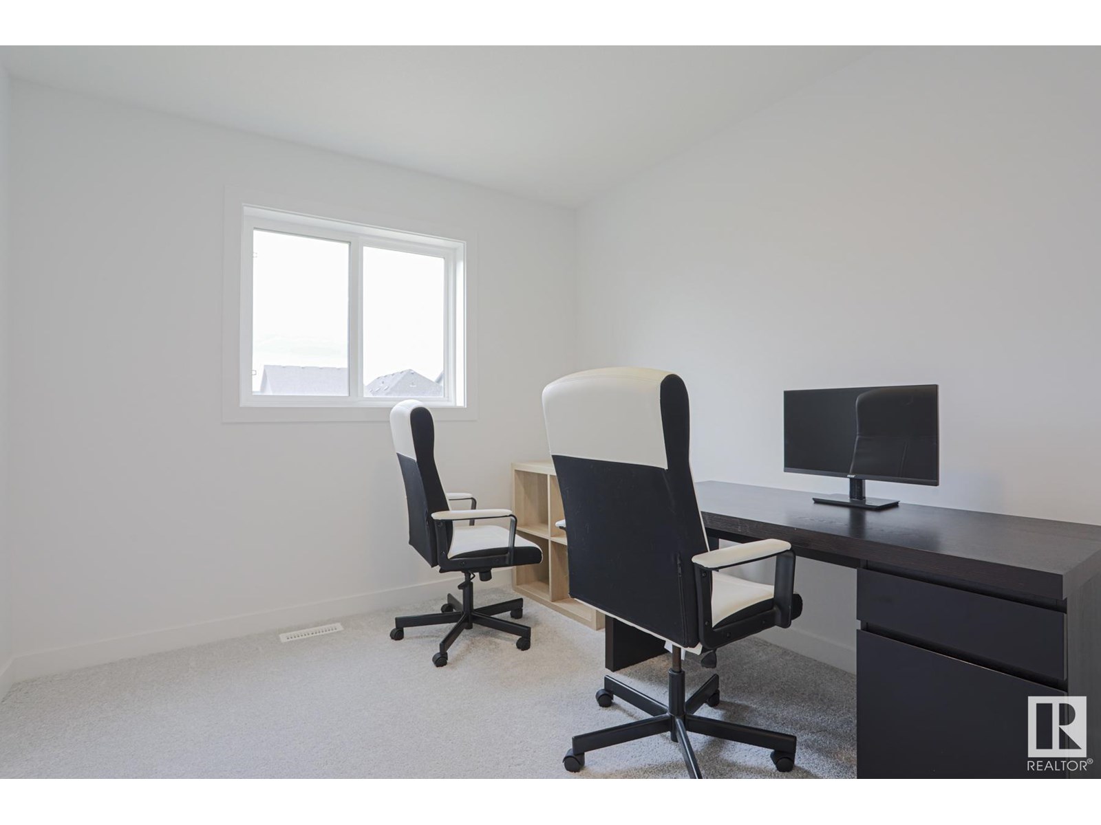 Photo 19 of 1736 Plum Cr Sw, Edmonton AB