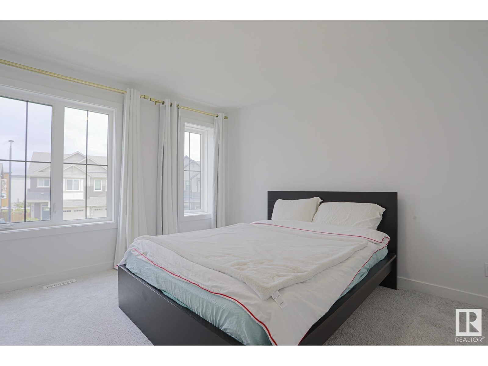 Photo 25 of 1736 Plum Cr Sw, Edmonton AB