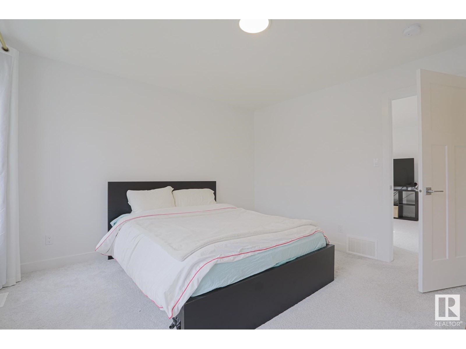 Photo 26 of 1736 Plum Cr Sw, Edmonton AB