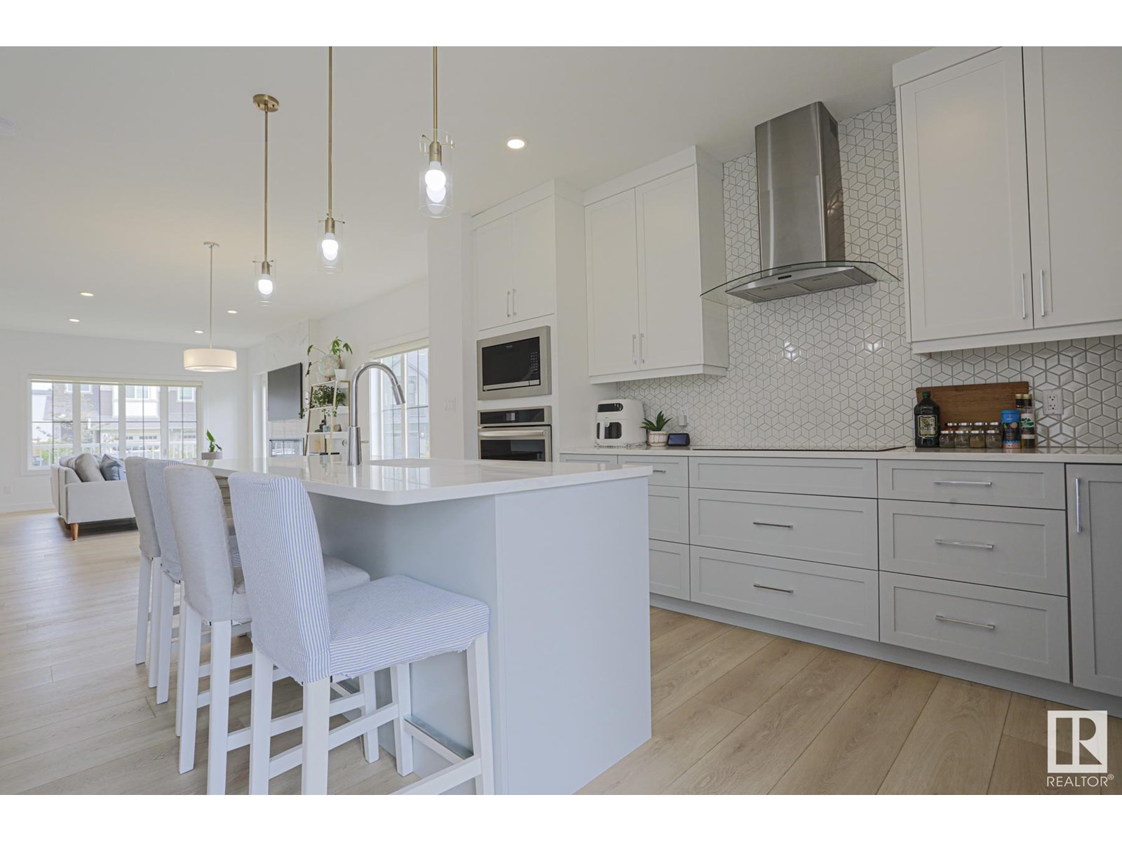 Photo 5 of 1736 Plum Cr Sw, Edmonton AB