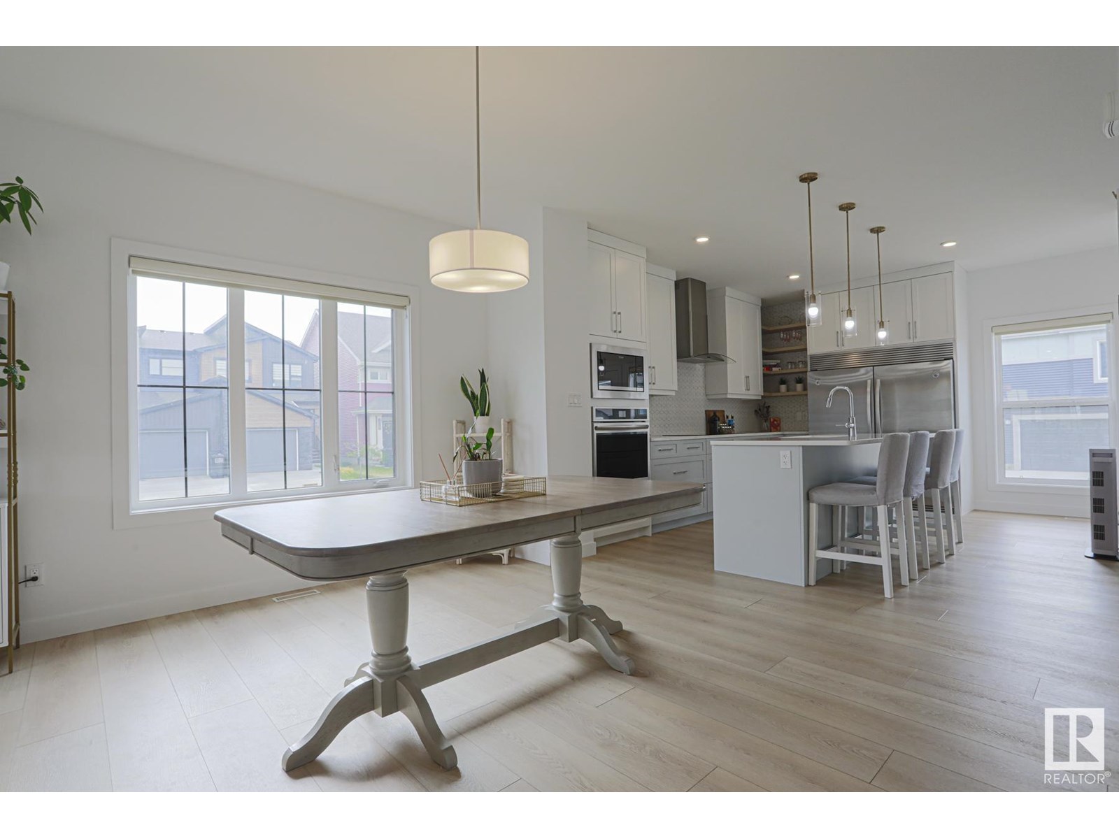 Photo 9 of 1736 Plum Cr Sw, Edmonton AB