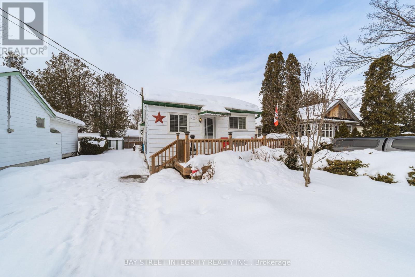 Photo 14 of 74 De La Salle Boulevard, Georgina ON