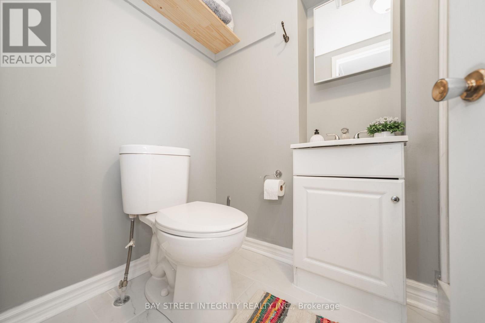 Photo 22 of 74 De La Salle Boulevard, Georgina ON