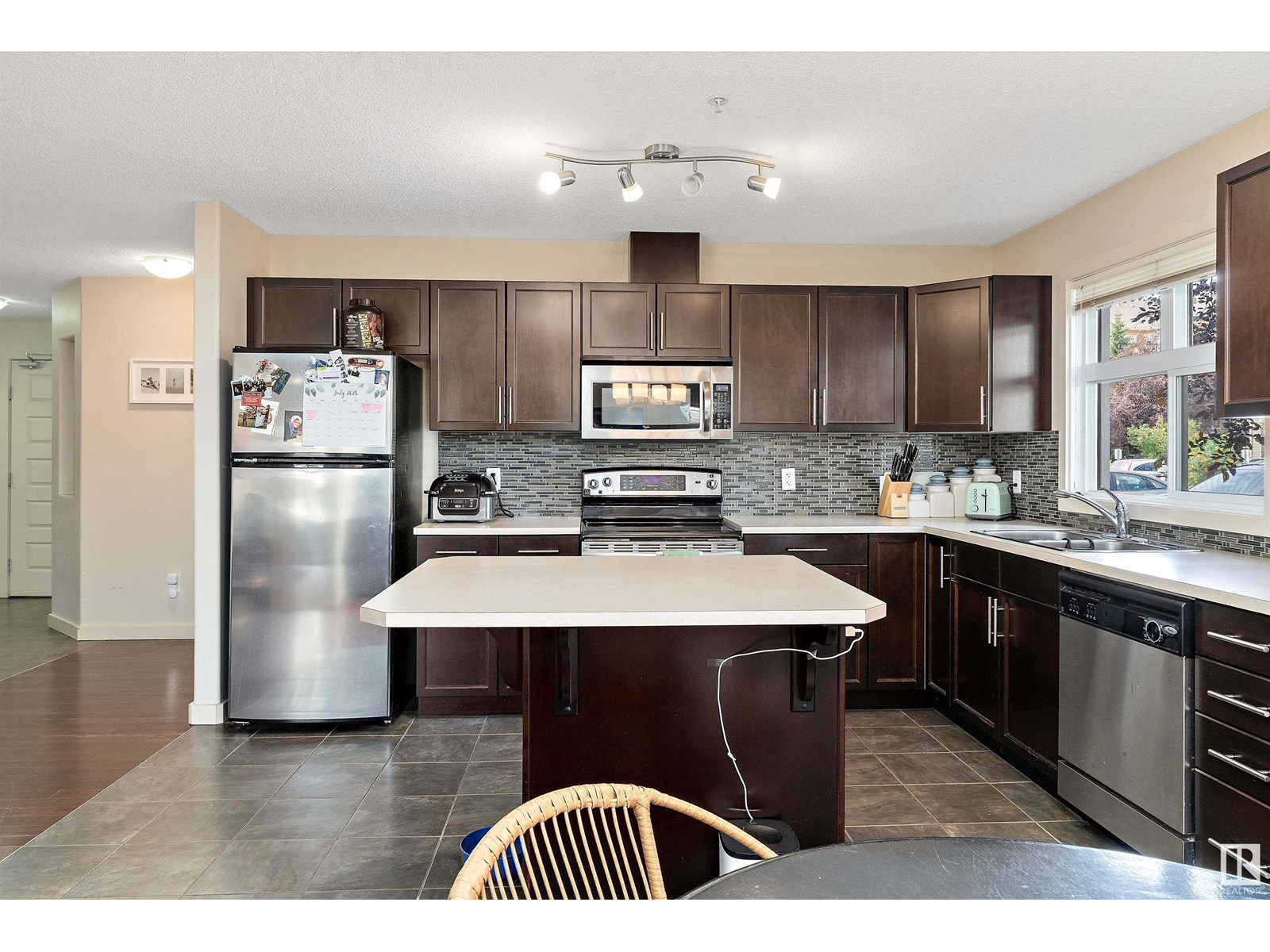 Photo 15 of 132 11603 Ellerslie Rd Sw, Edmonton AB
