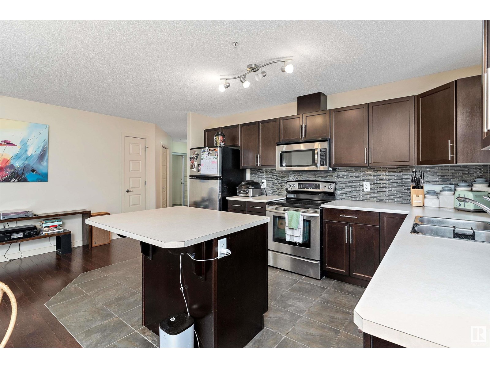 Photo 16 of 132 11603 Ellerslie Rd Sw, Edmonton AB