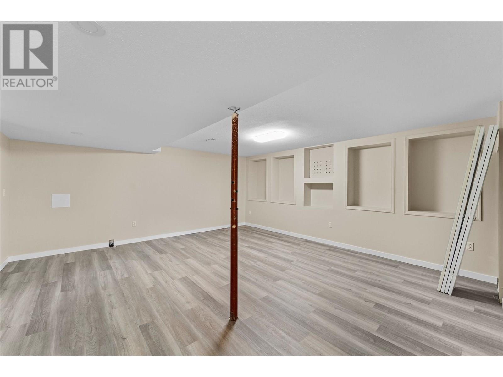 Photo 33 of 2393 Fleetwood Avenue, Kamloops BC