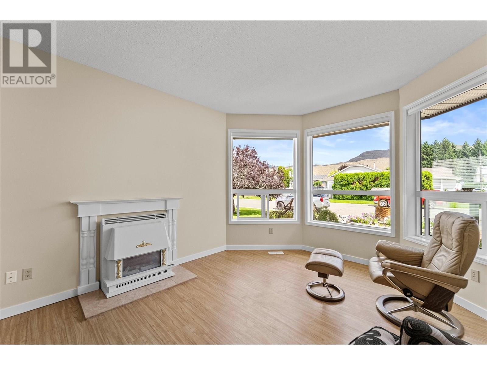 Photo 5 of 2393 Fleetwood Avenue, Kamloops BC