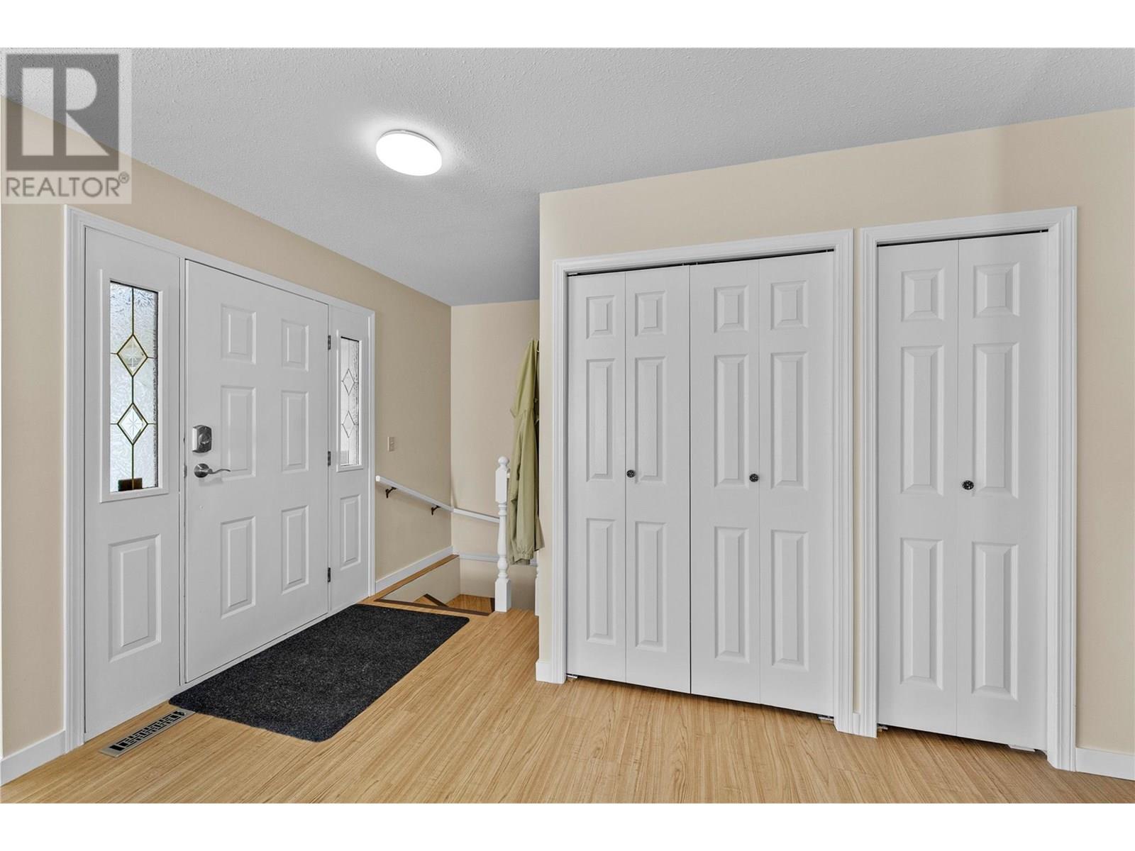 Photo 15 of 2393 Fleetwood Avenue, Kamloops BC