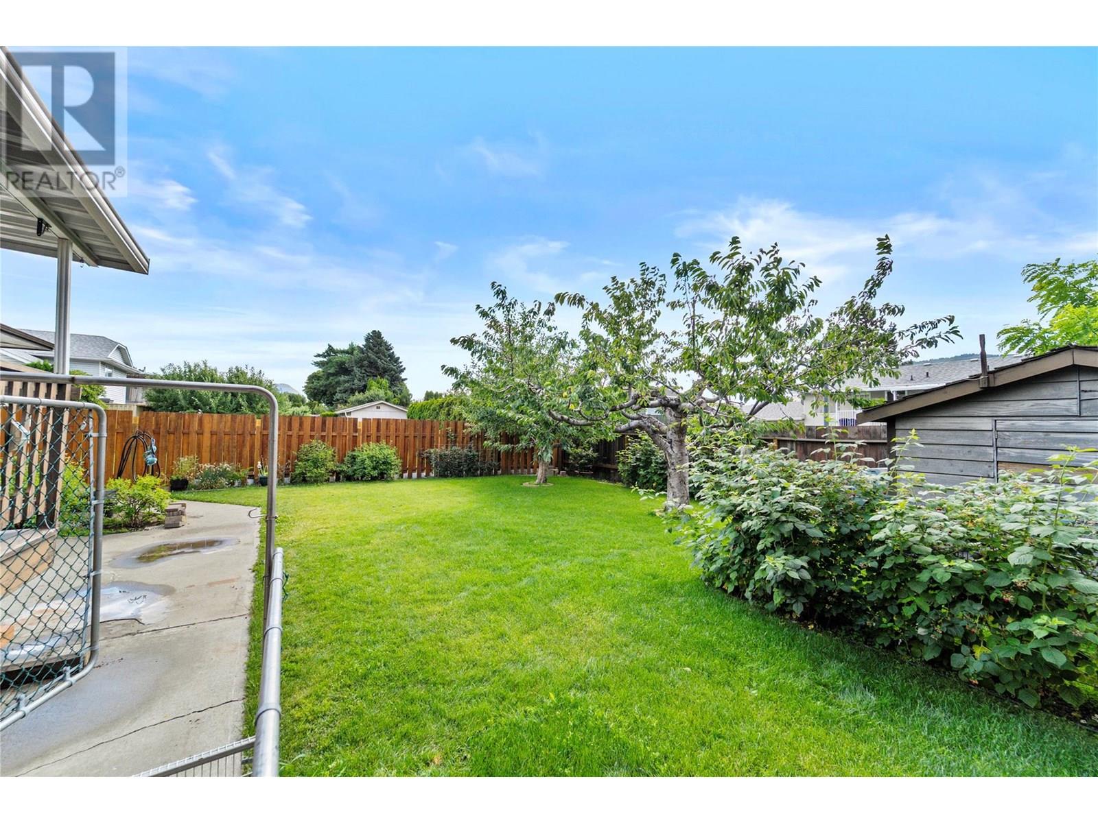 Photo 2 of 2393 Fleetwood Avenue, Kamloops BC