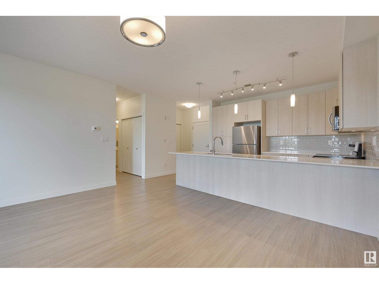Photo 10 of 308 17 Columbia Av, Devon AB