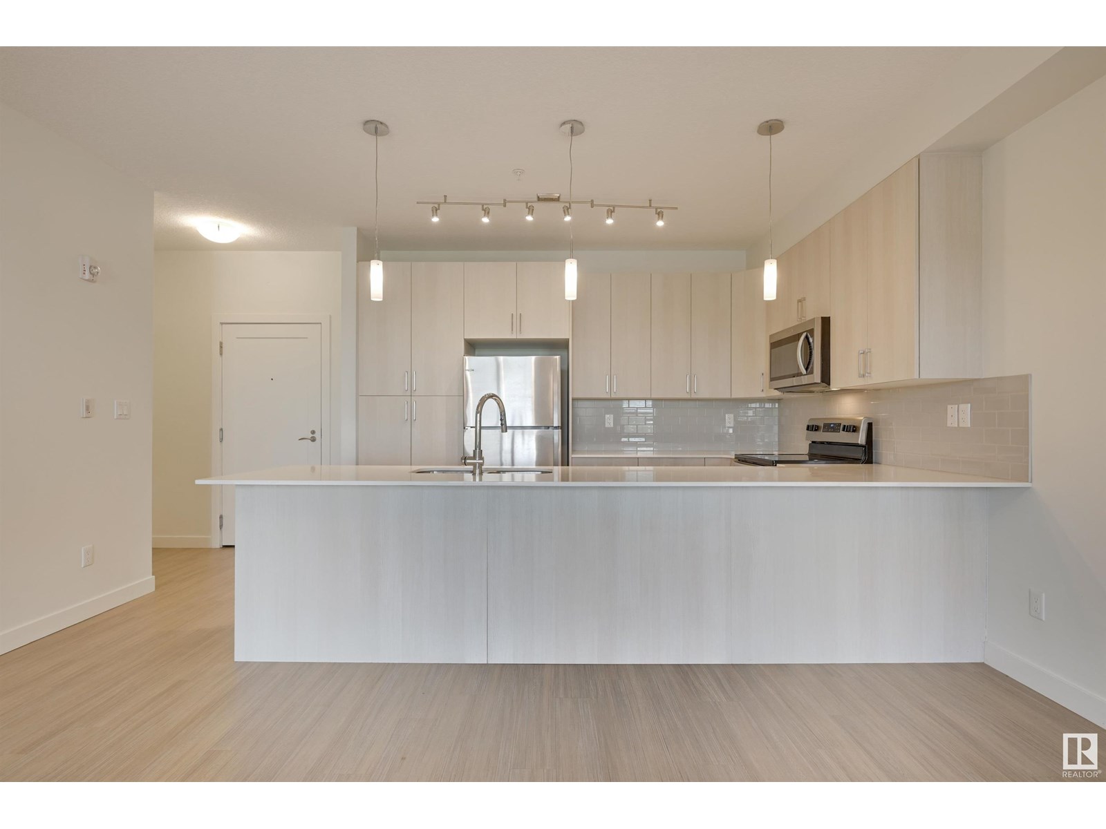 Photo 11 of 308 17 Columbia Av, Devon AB