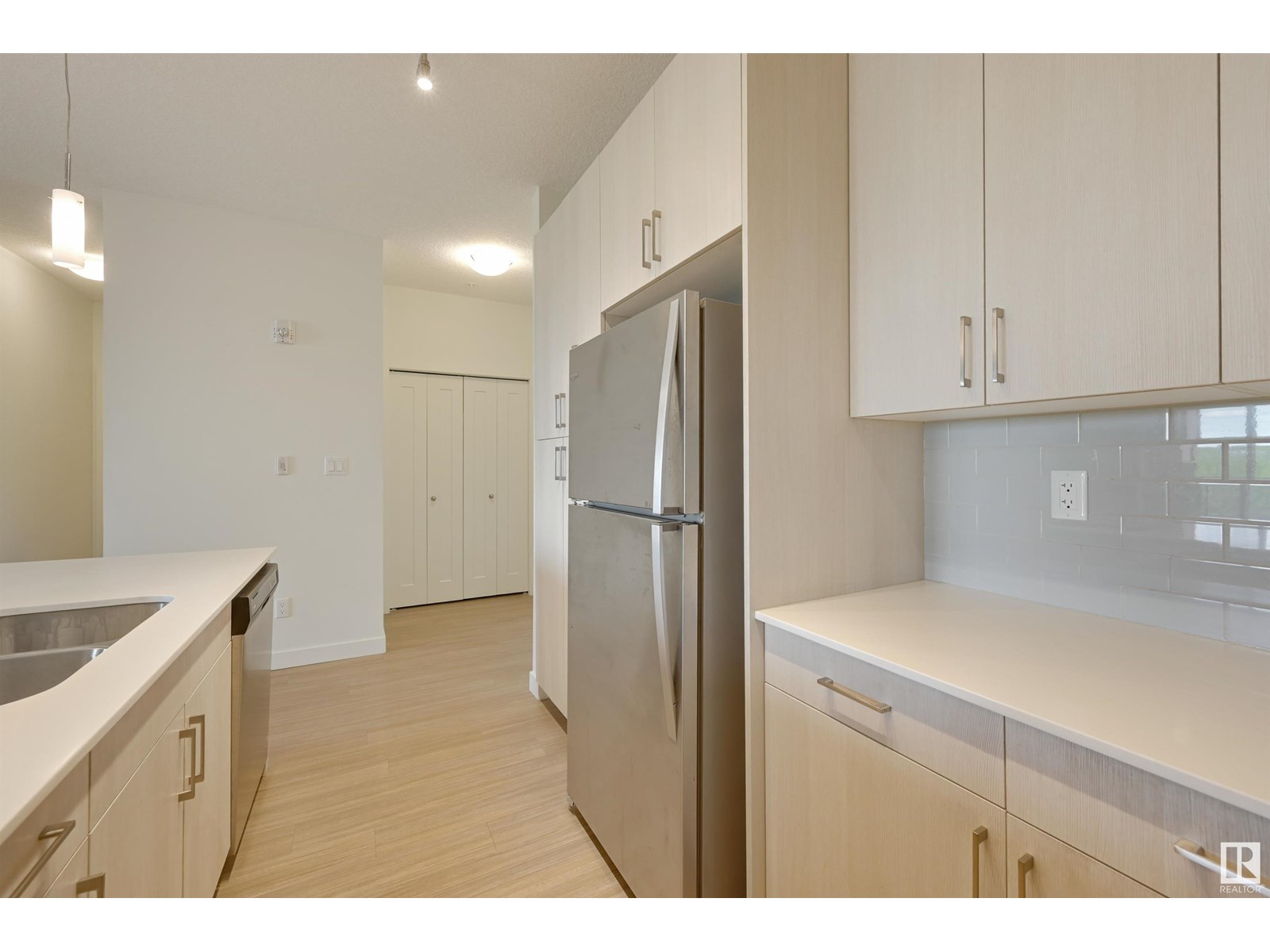 Photo 15 of 308 17 Columbia Av, Devon AB