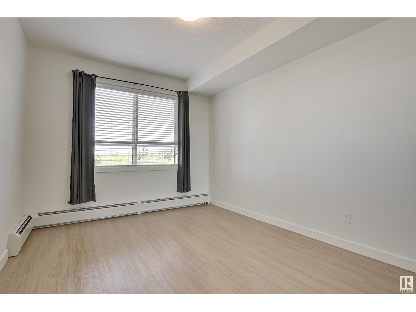 Photo 19 of 308 17 Columbia Av, Devon AB