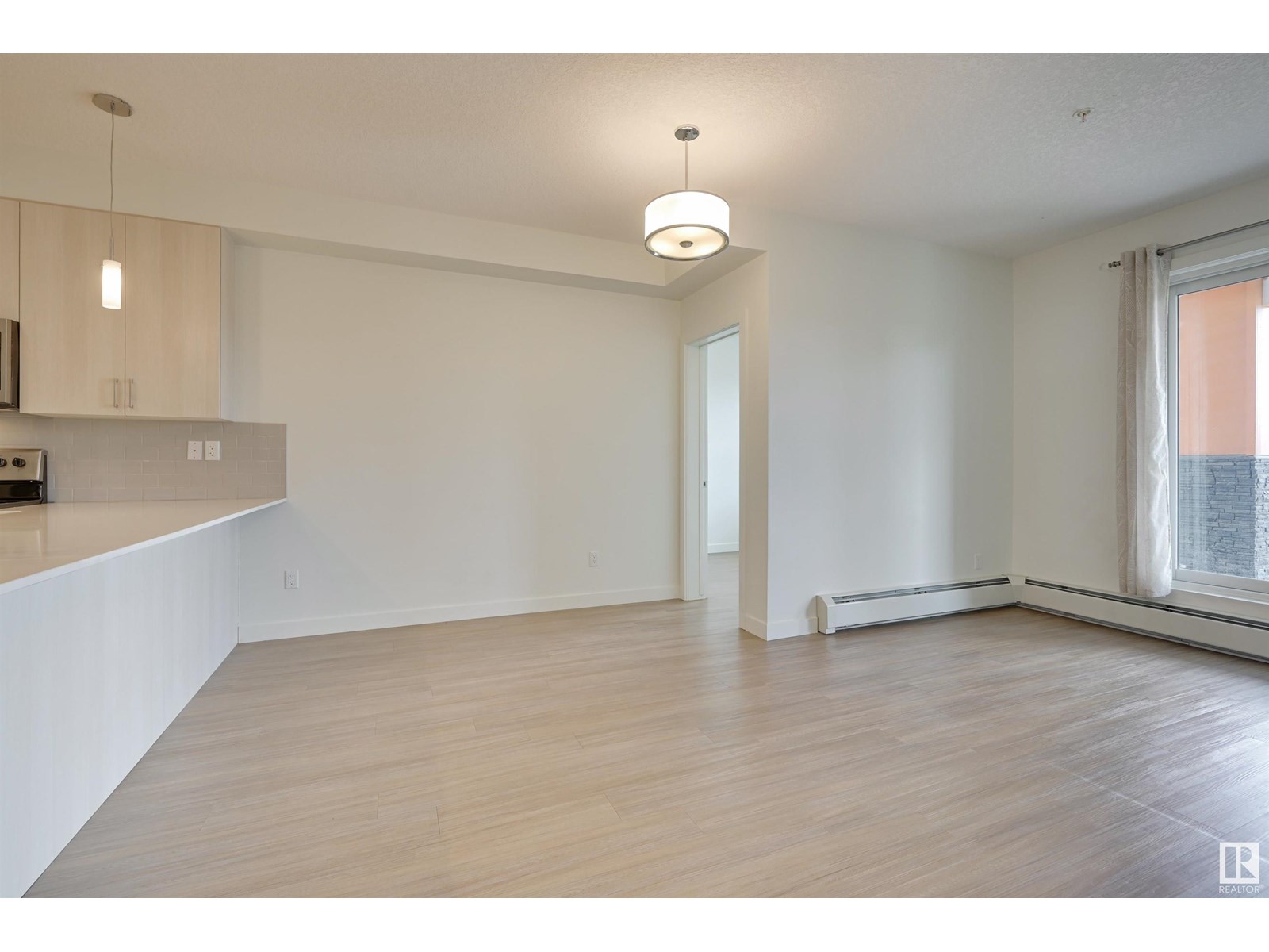 Photo 8 of 308 17 Columbia Av, Devon AB