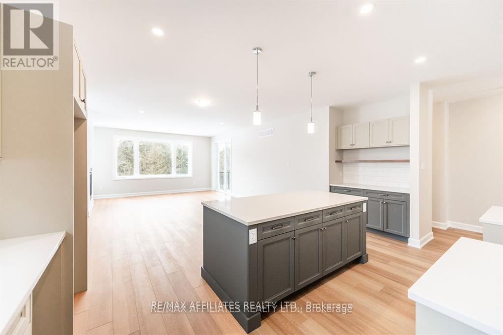 Photo 8 of 103 Rabb Street, Smiths Falls ON