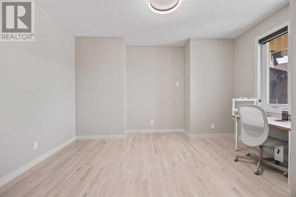 Single Family House for Sale in  Evansfield Place NW Evanston Calgary 
