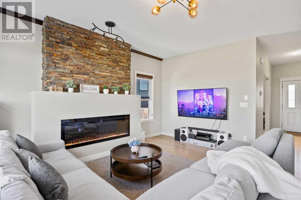 Single Family House for Sale in  Evansfield Place NW Evanston Calgary 