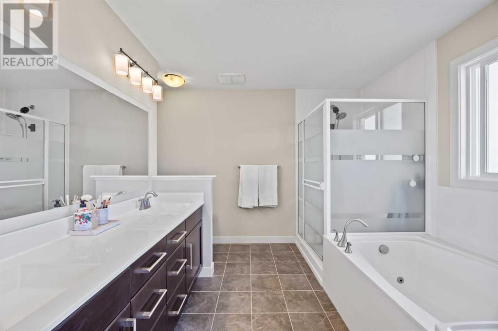 Single Family House for Sale in  Evansfield Place NW Evanston Calgary 