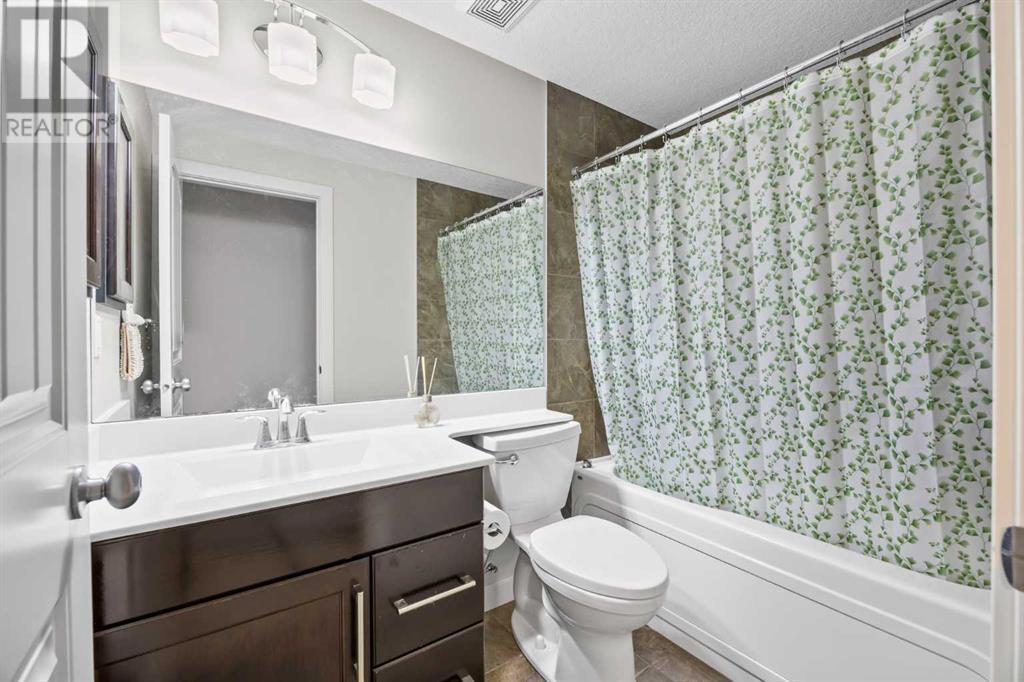 Single Family House for Sale in  Evansfield Place NW Evanston Calgary 