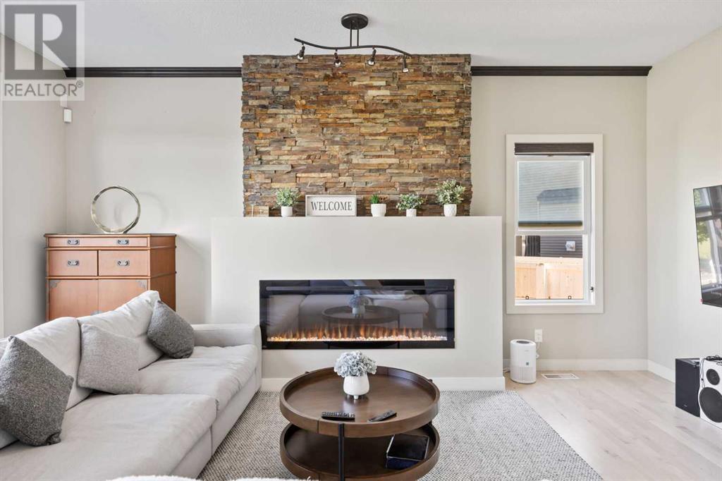 Single Family House for Sale in  Evansfield Place NW Evanston Calgary 