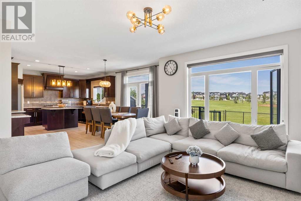Single Family House for Sale in  Evansfield Place NW Evanston Calgary 