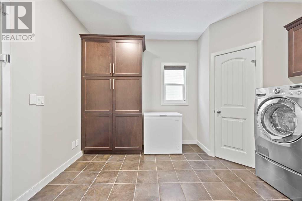Single Family House for Sale in  Evansfield Place NW Evanston Calgary 