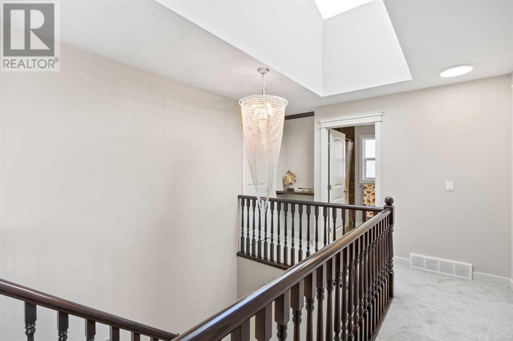 Single Family House for Sale in  Evansfield Place NW Evanston Calgary 