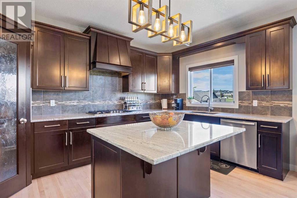Single Family House for Sale in  Evansfield Place NW Evanston Calgary 