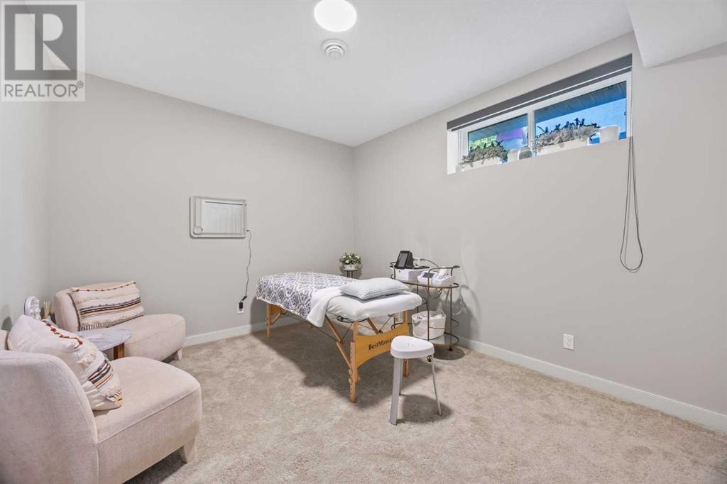 Single Family House for Sale in  Evansfield Place NW Evanston Calgary 