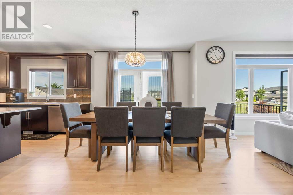 Single Family House for Sale in  Evansfield Place NW Evanston Calgary 