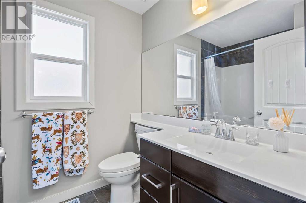Single Family House for Sale in  Evansfield Place NW Evanston Calgary 