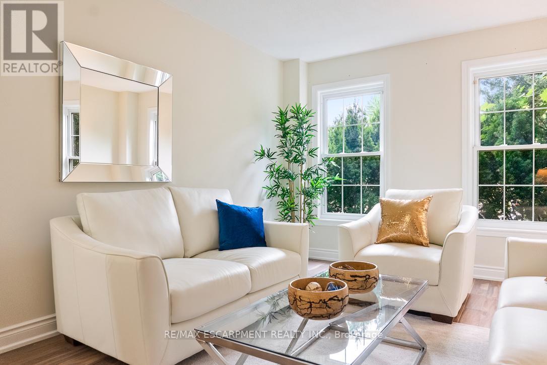 Photo 5 of 2712 Ashridge Place, Oakville ON
