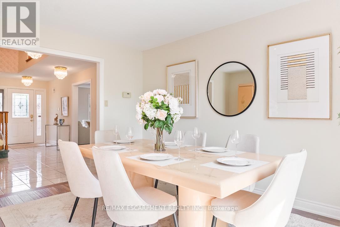 Photo 9 of 2712 Ashridge Place, Oakville ON